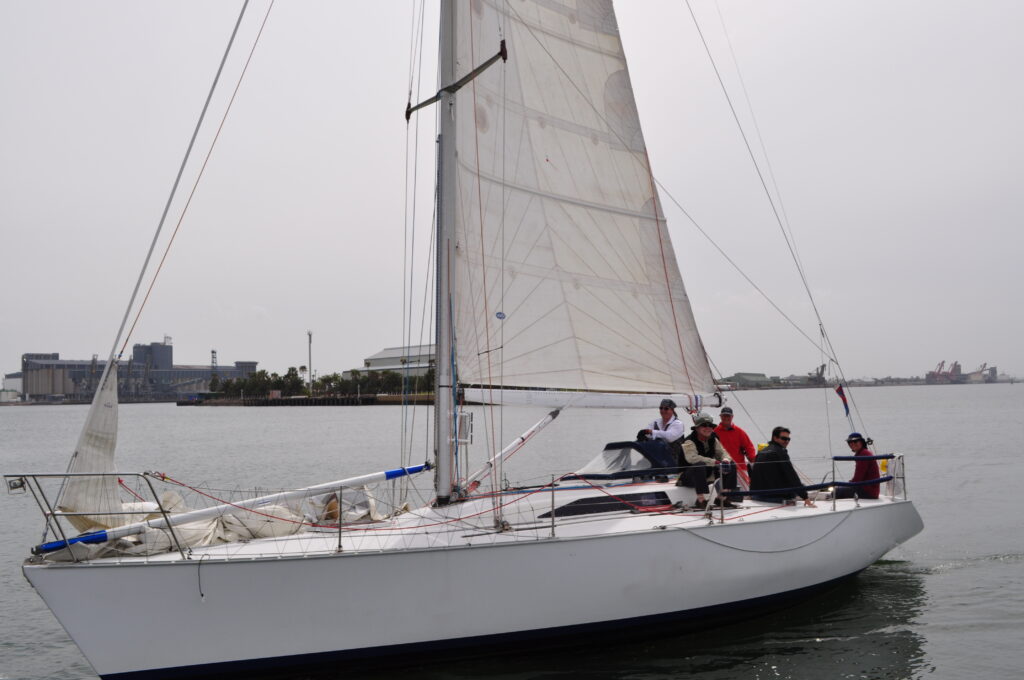 newcastle yacht club sailing lessons